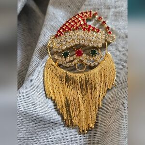 SANTA CLAUS Brooch Pin Fringe Beard Christmas Vintage